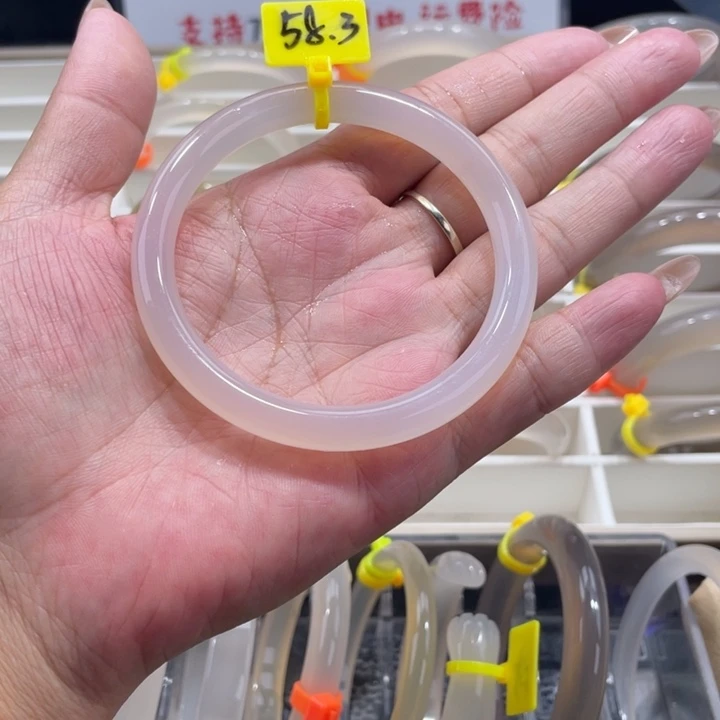 玛瑙/玉髓未镶嵌手镯