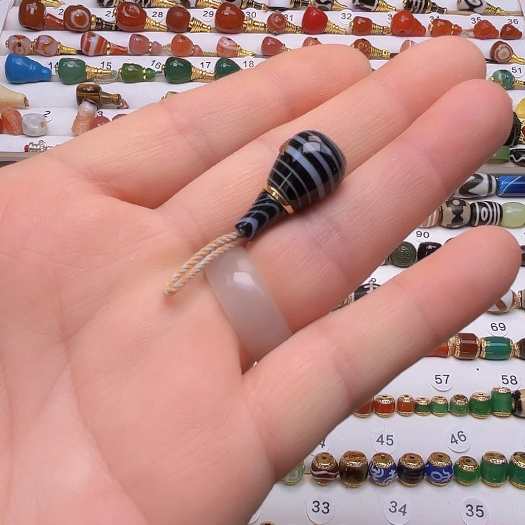 沟***限玛瑙/玉髓未镶嵌颈饰