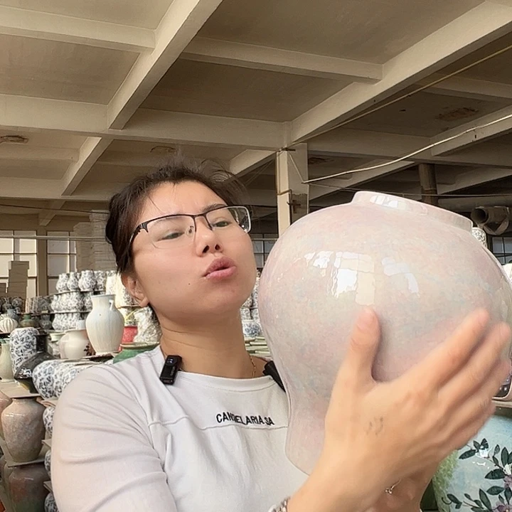 景德镇陶瓷花瓶工厂