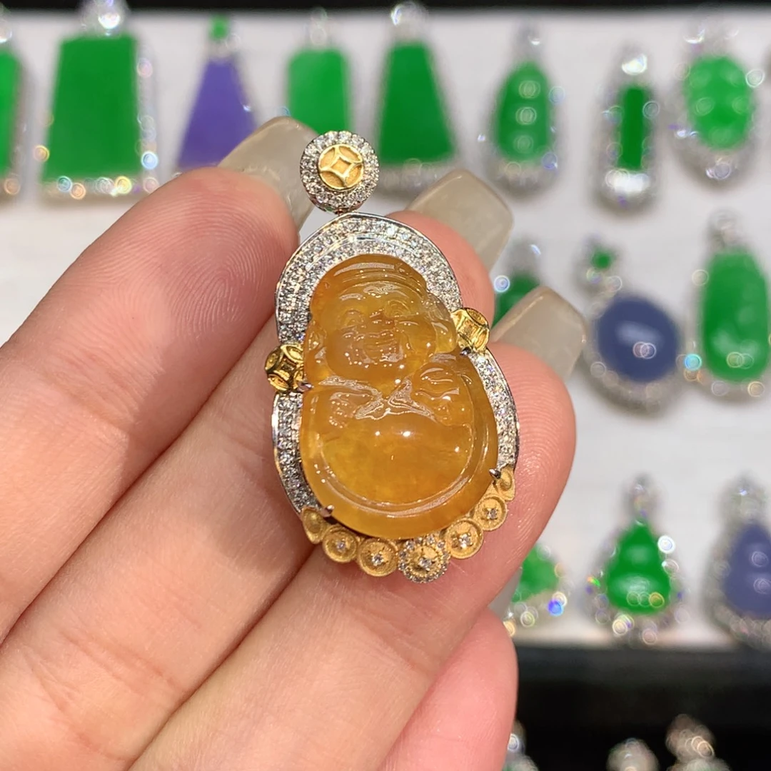 陳***y翡翠18K金镶嵌颈饰