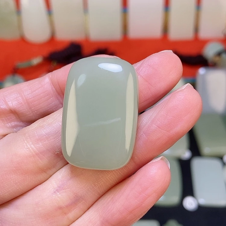 【闪购商品】颈饰未镶嵌和田玉