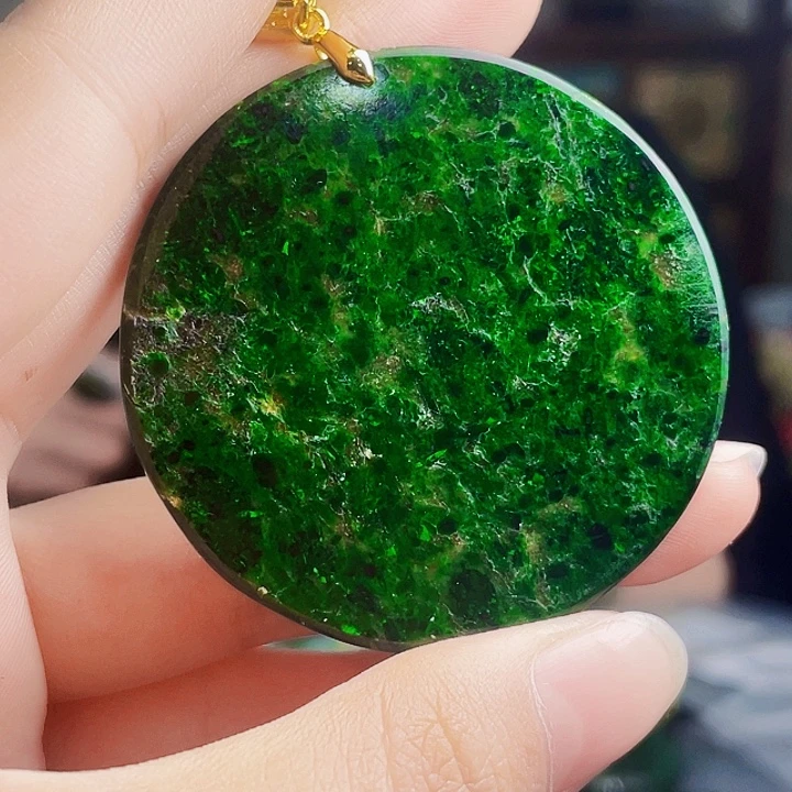 翡翠未镶嵌颈饰多样性