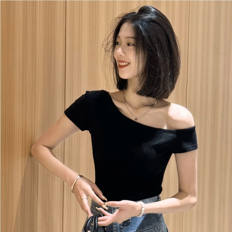 黑色露肩短袖t恤女夏季2025新款修身显瘦不规则别致绝美辣妹上衣