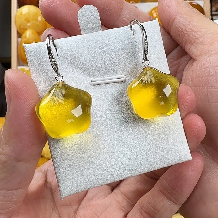 星***星银S925镶嵌蜜蜡耳饰蜜蜡