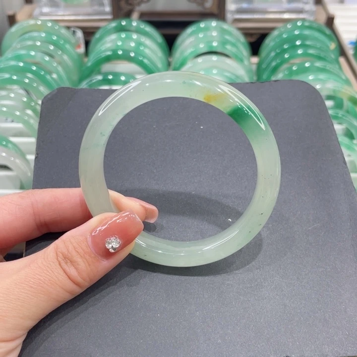 未镶嵌手镯石英质玉彤****活