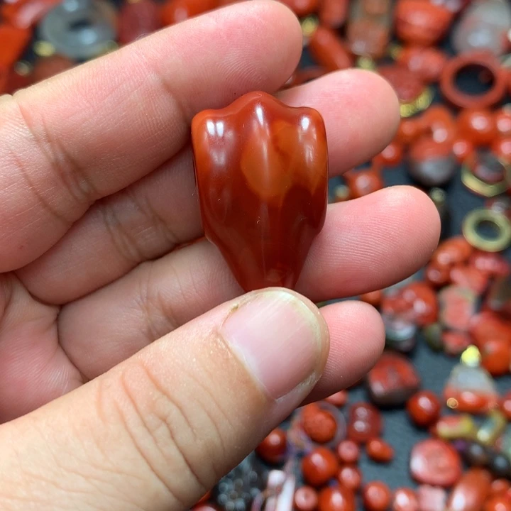 南红玛瑙未镶嵌颈饰