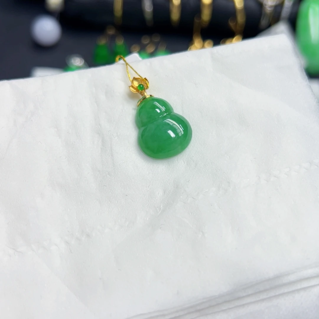 翡翠颈饰18K金镶嵌y葫芦