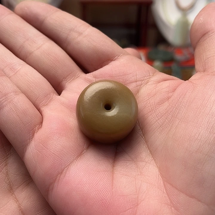 颈饰未镶嵌和田玉糖扣