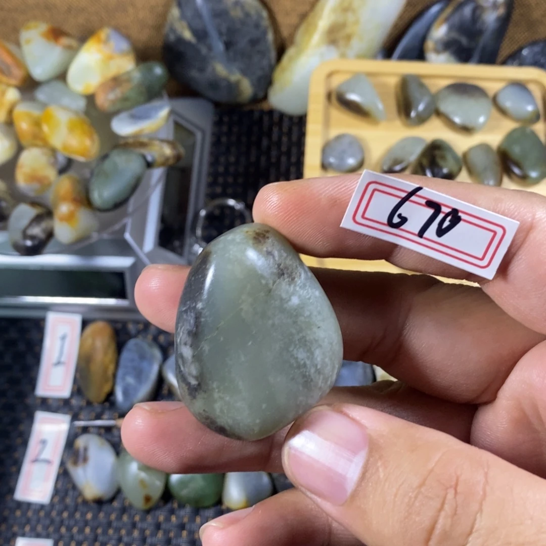 和田玉（糖玉）未镶嵌挂件