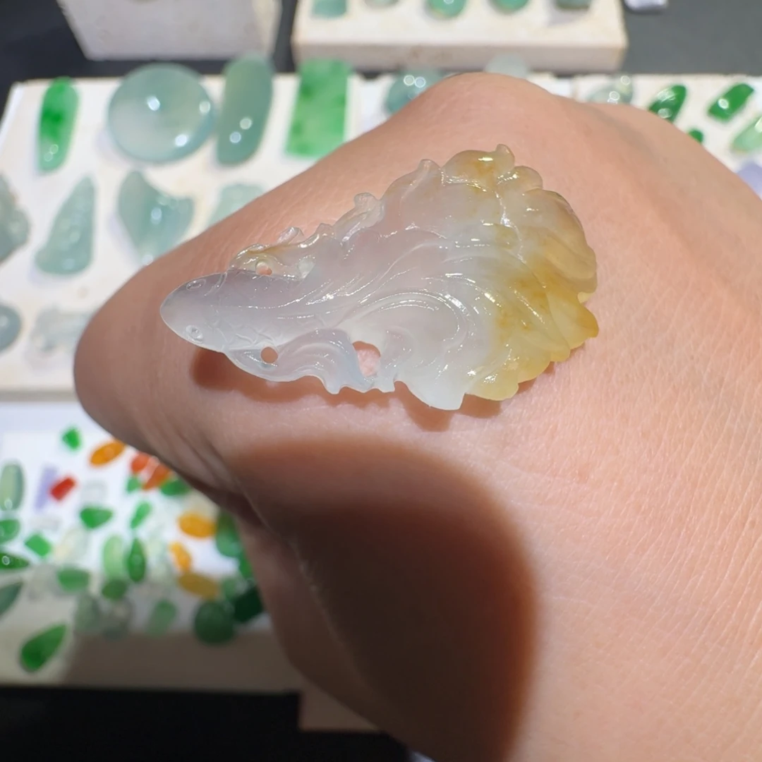 定制翡翠未镶嵌冰种金色尾巴锦鲤