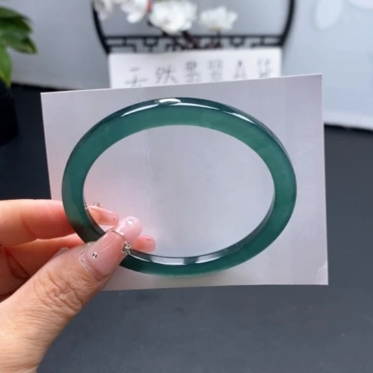 未镶嵌手镯翡翠61尺寸