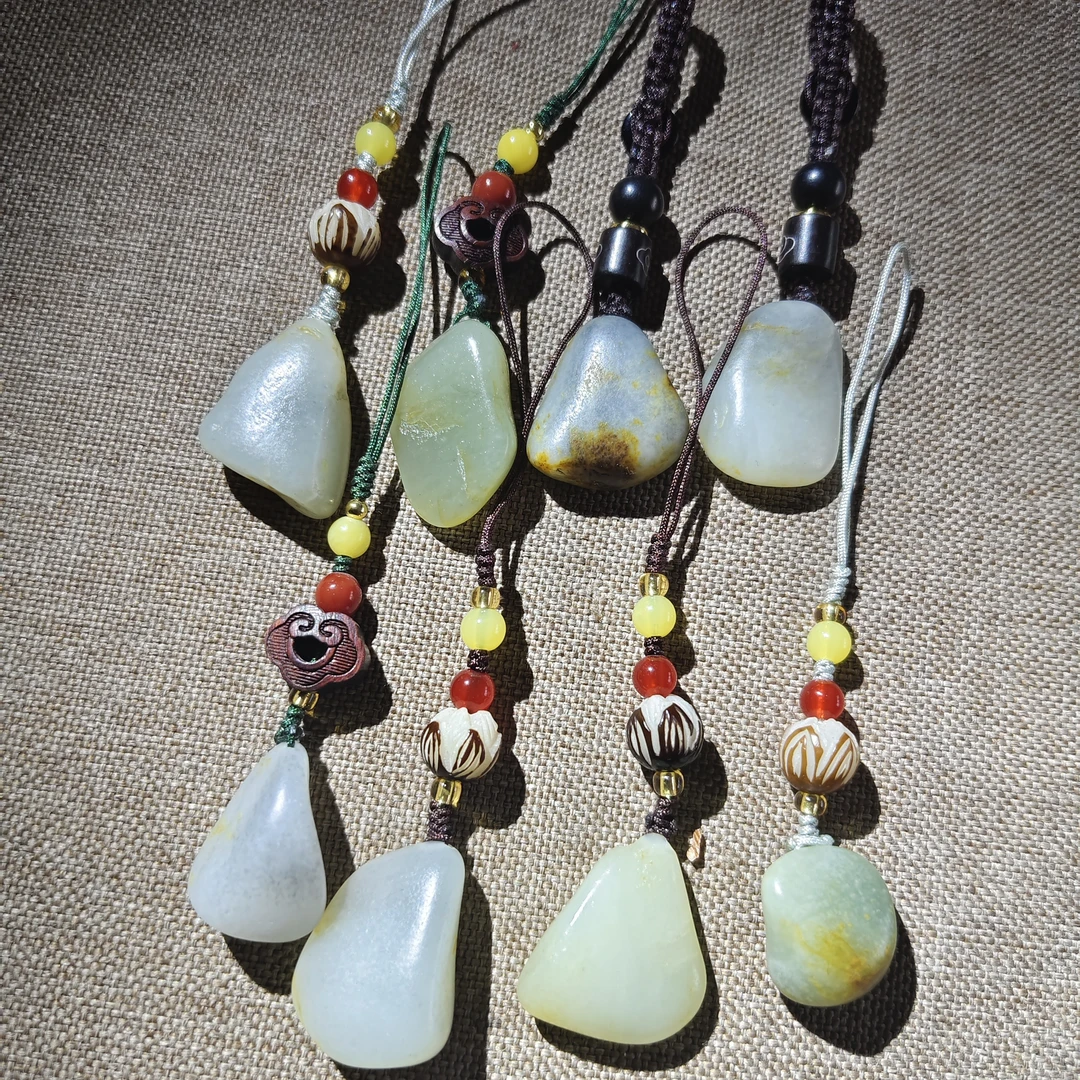 天然精品和田玉手机吊坠多样性发货随机发一