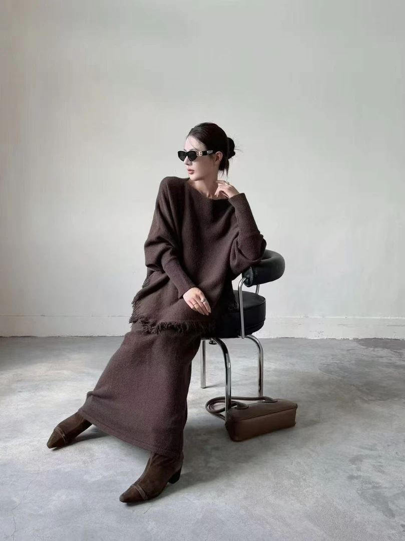 慵懒风软糯流苏毛边斗篷披肩针织两件套秋冬高级感半身裙时尚套装