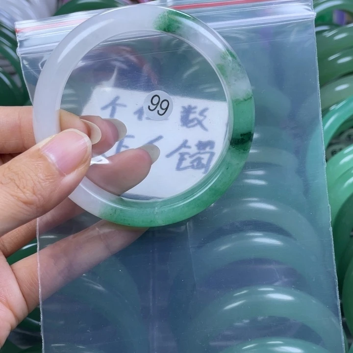 未镶嵌手镯石英岩玉5556