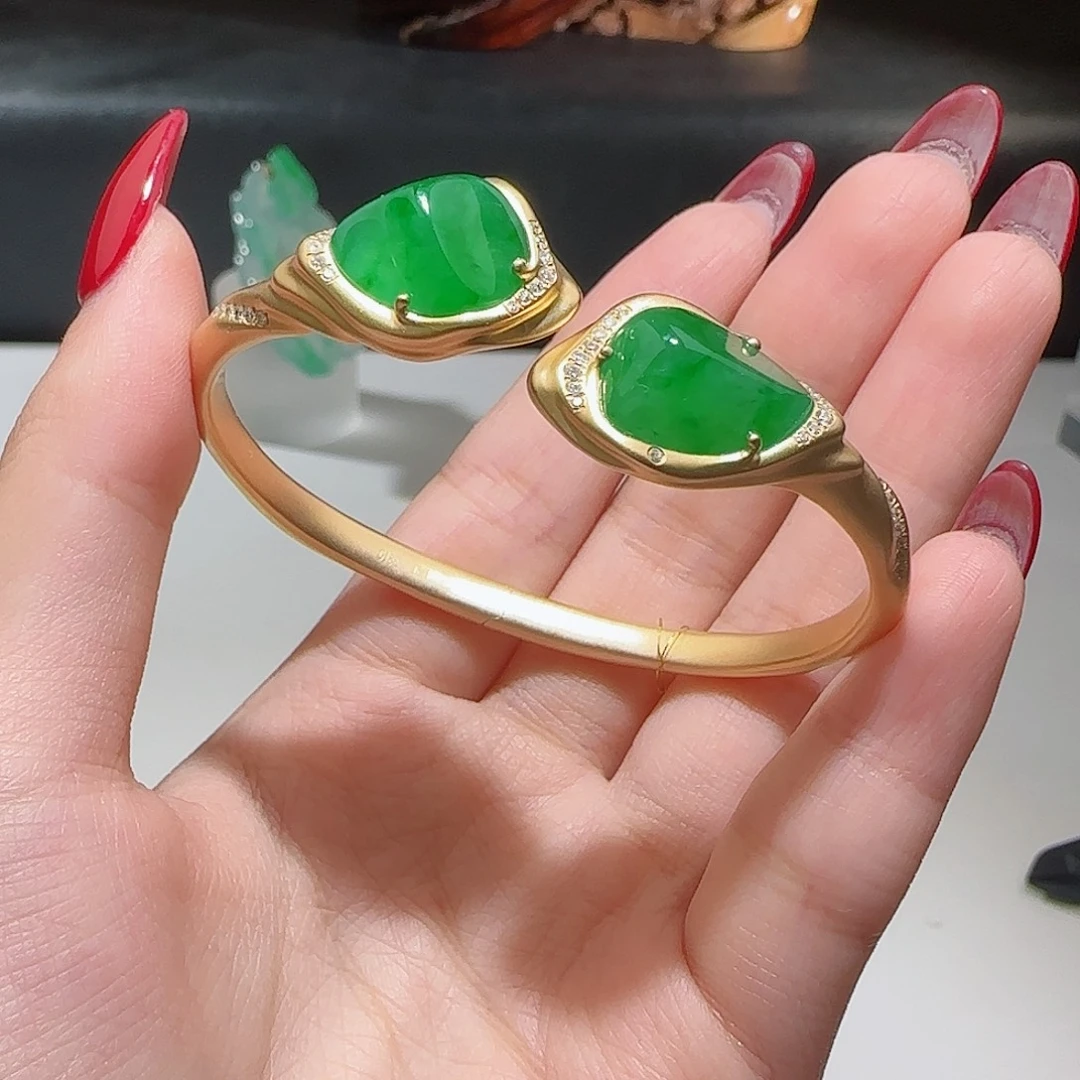 翡翠18K金镶嵌颈饰鑫