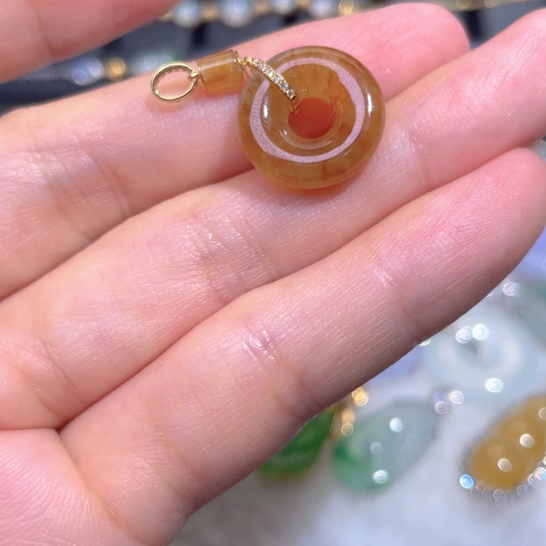 翡翠18K金镶嵌颈饰翡翠