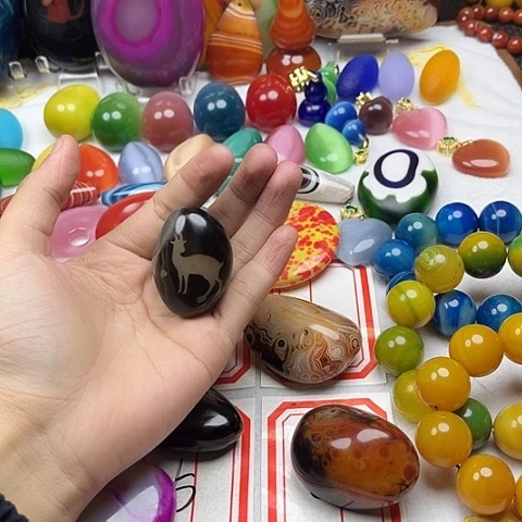 玛瑙/玉髓颈饰未镶嵌