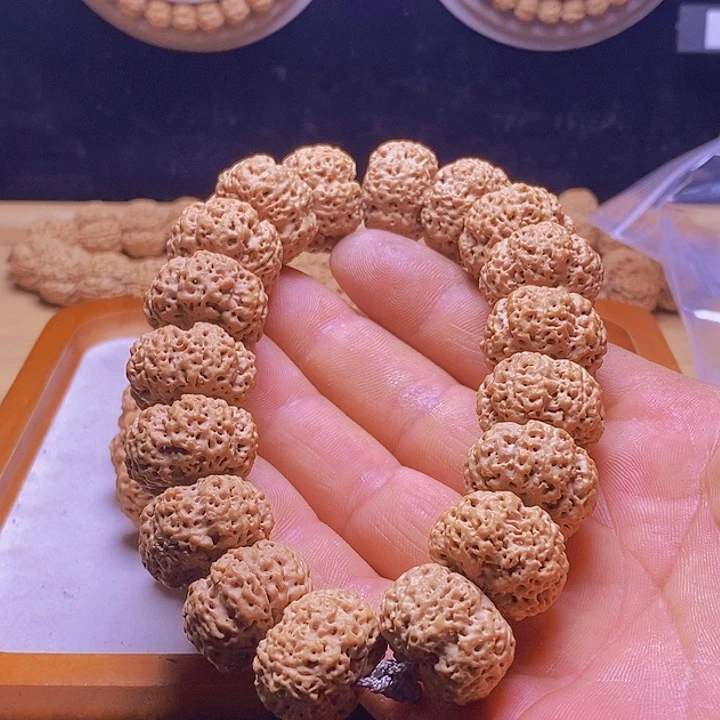 手串金刚菩提梁梅花款