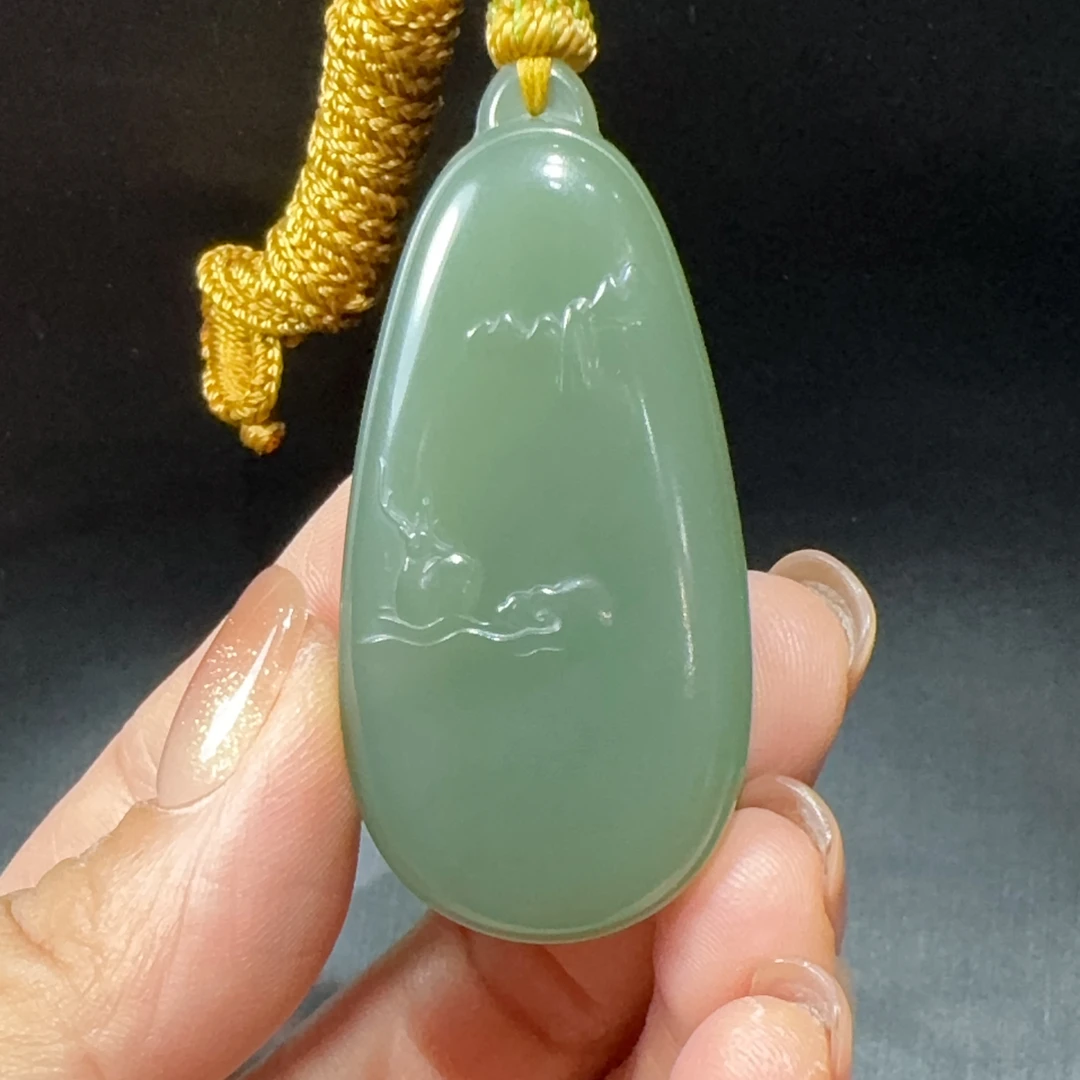 和田玉青海料湖水绿一路发马到成功牌子56*26.8*11.8重35克