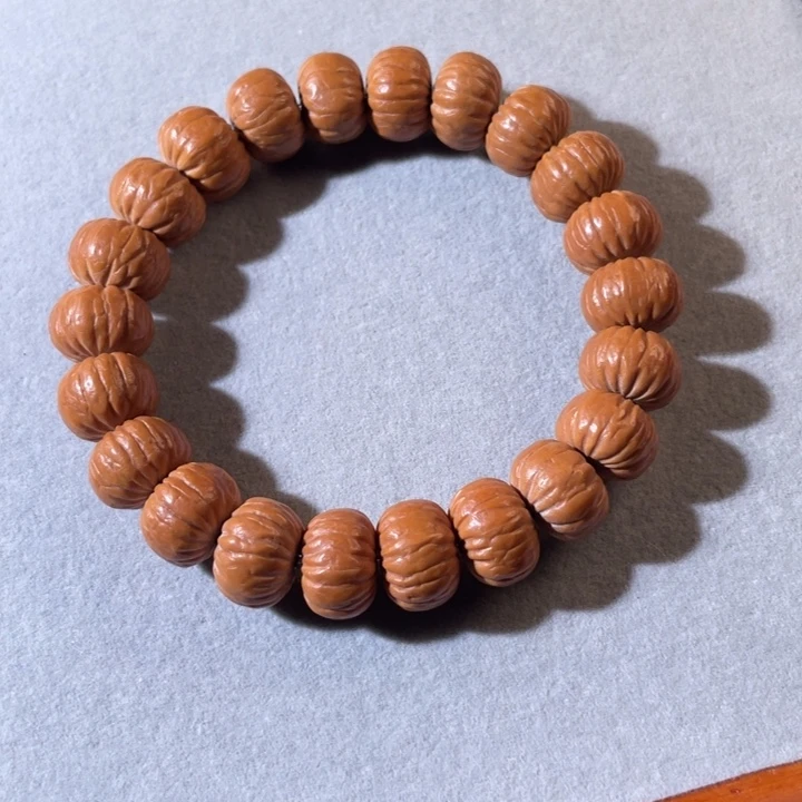 金刚菩提吊坠飞碟桩双鳍南瓜猴头手串