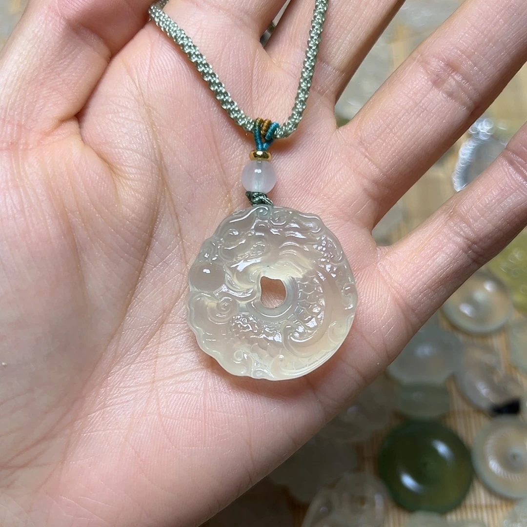 蛇纹石玉未镶嵌吊坠