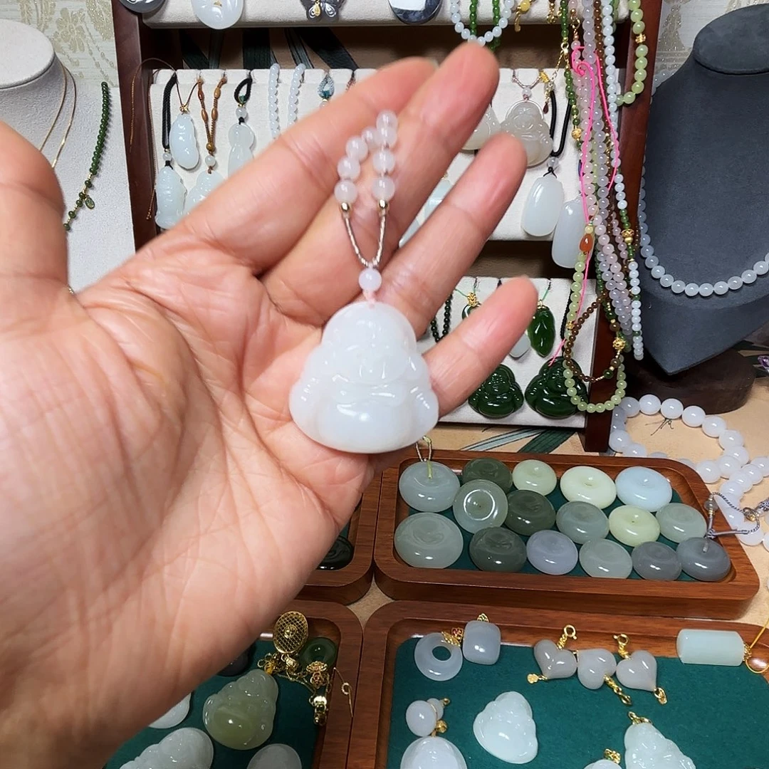 和田玉未镶嵌颈饰