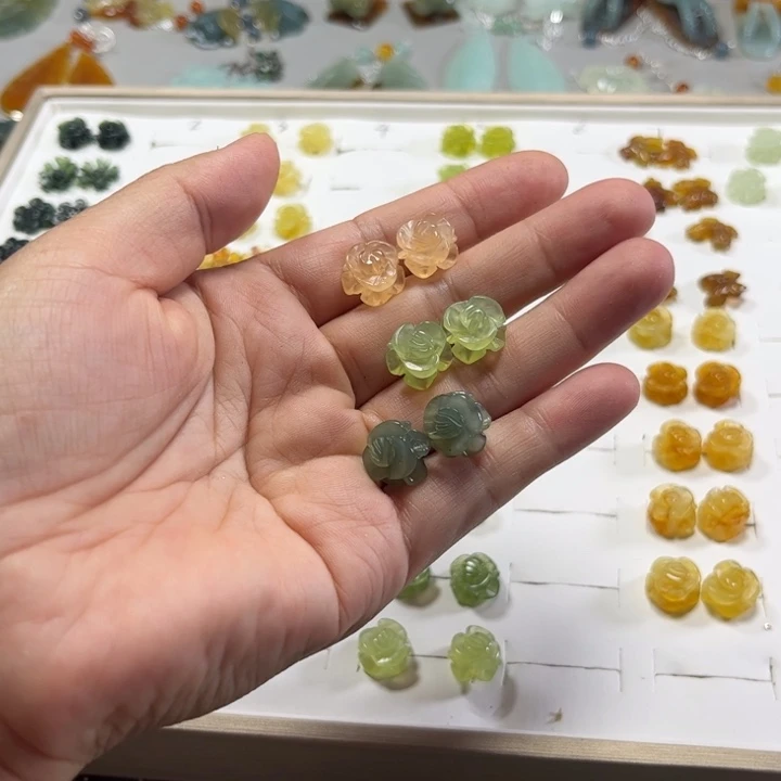 合金蛇纹石玉耳饰