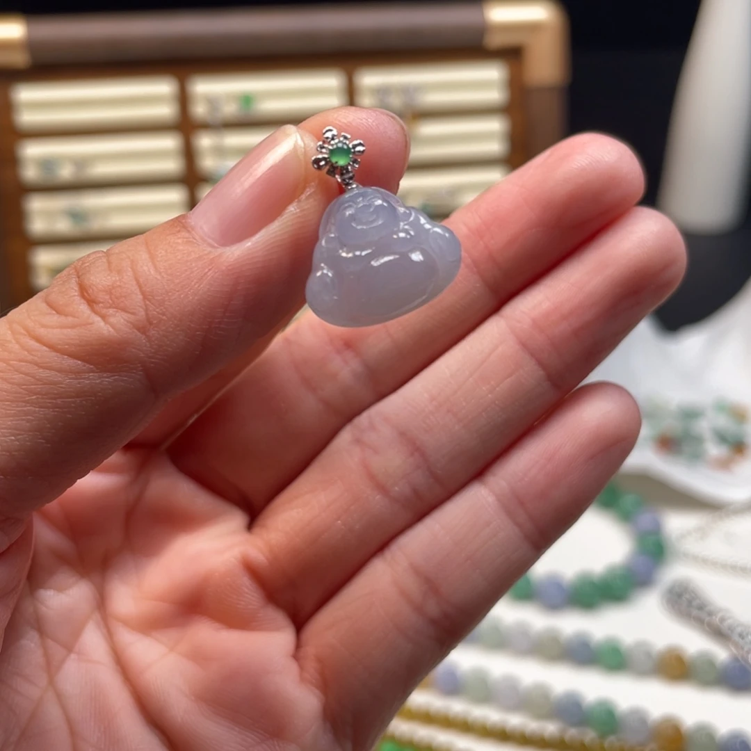 颈饰18K金镶嵌翡翠