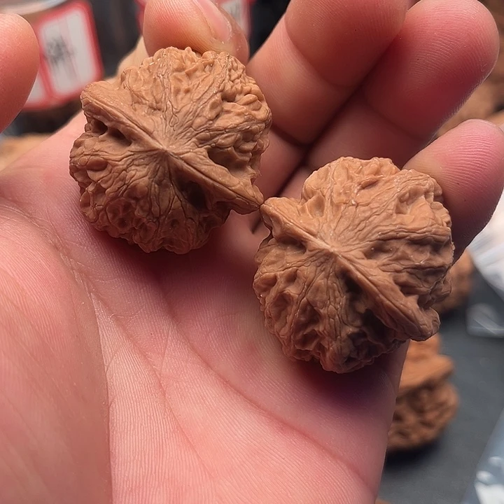 文玩核桃把件元宝