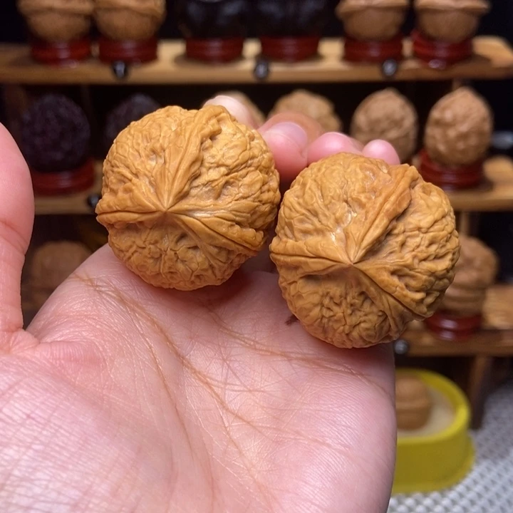 文玩核桃吊坠金鼎32