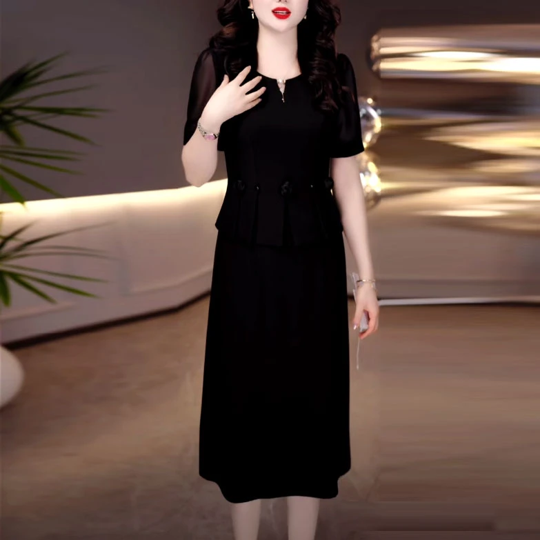 时尚气质冰丝精纺短袖连衣裙2025夏季新款修身收腰洋气中长款裙子