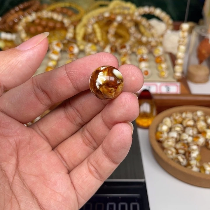 琥珀裸石未镶嵌～*71号