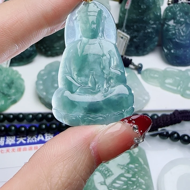 翡翠颈饰未镶嵌天然的A货翡翠多样性发货