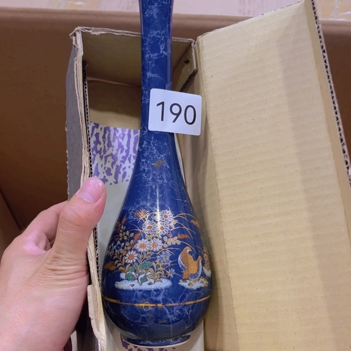 茶盏我们都在努力着改变自己和