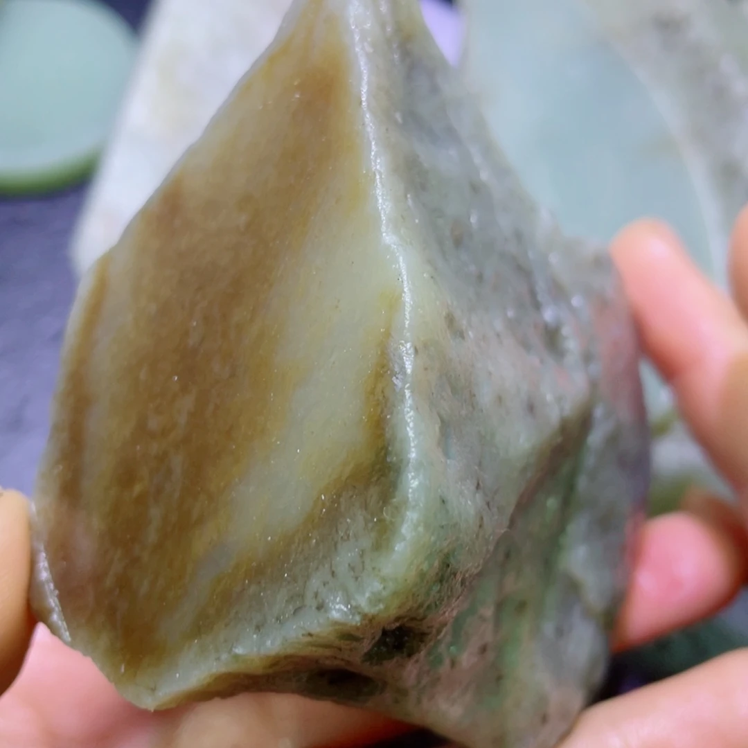 和田玉未镶嵌珠宝半成品