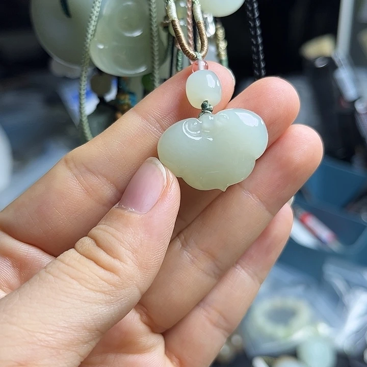 颈饰未镶嵌和田玉