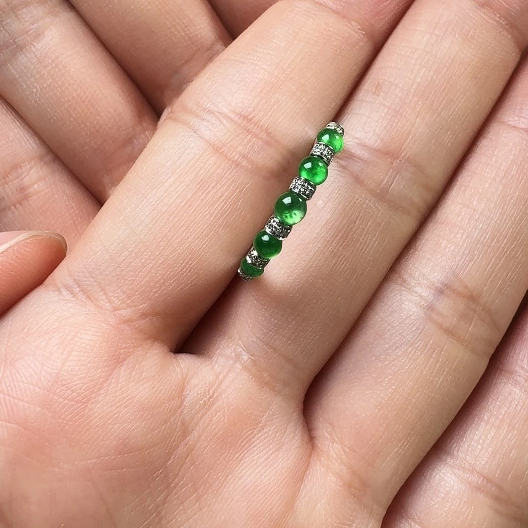 翡翠18K金镶嵌颈饰戒指