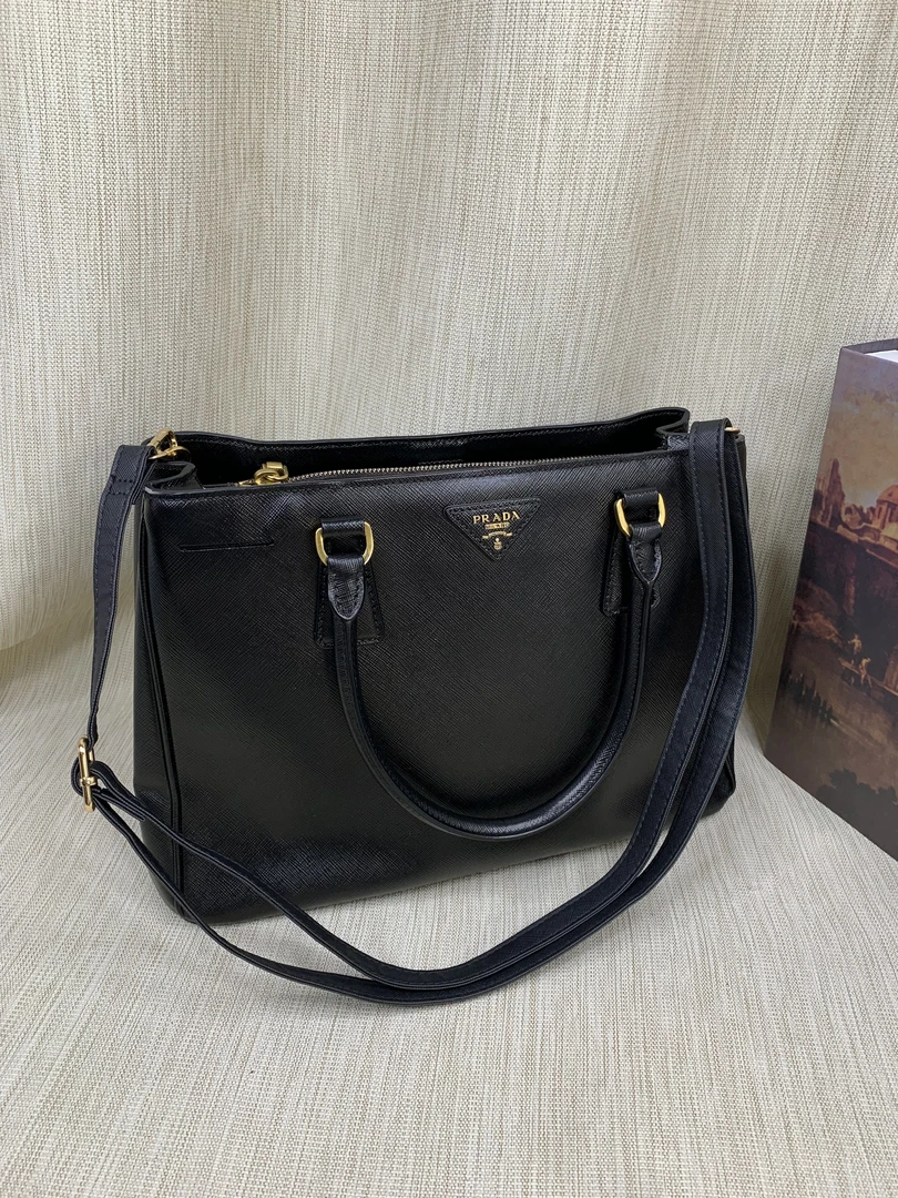 95新 Prada/普拉达 黑金杀手包/XS09811047/1047/护