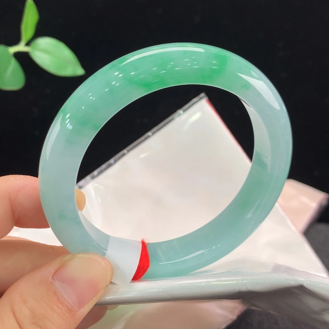 翡翠手镯未镶嵌111/0384
