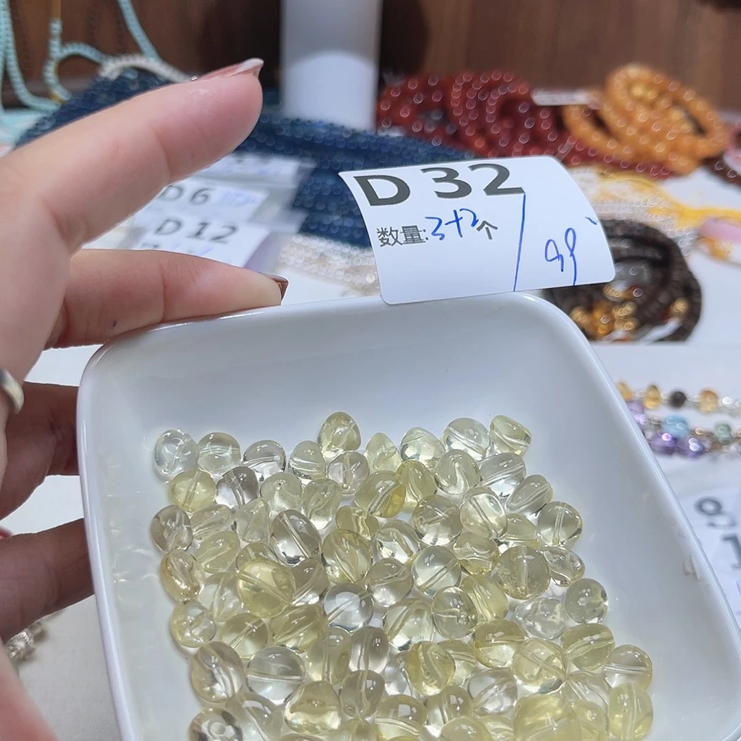 未镶嵌珠宝半成品水晶D32。