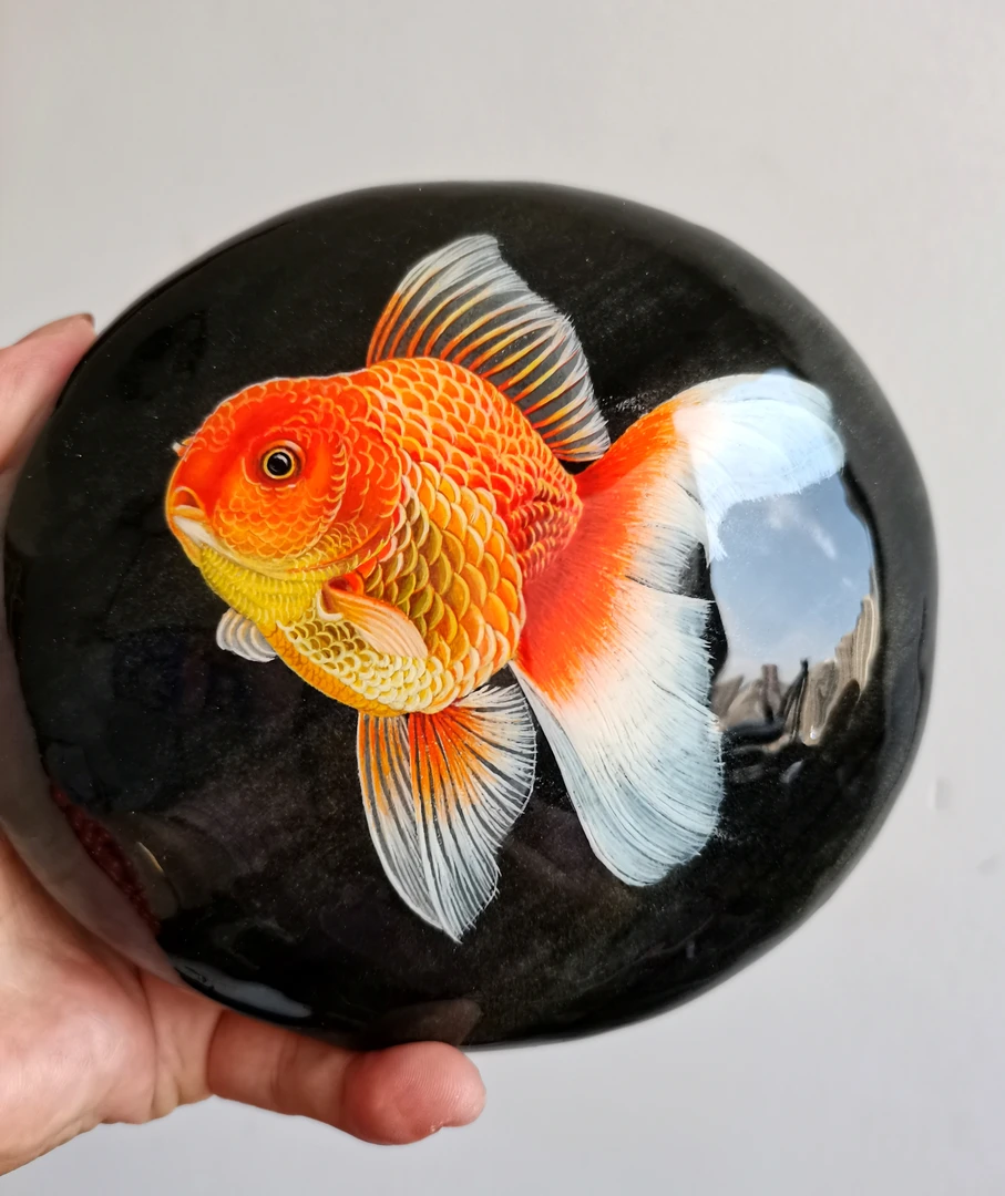 纯手绘石头画精美家居摆件《小金鱼》，防尘防水不掉色