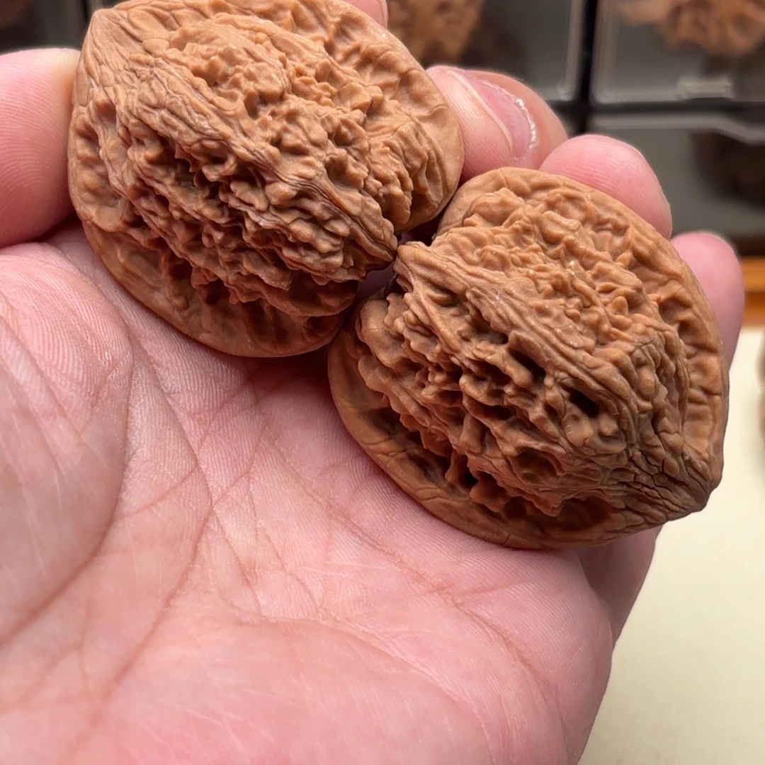 把件文玩核桃红狮子