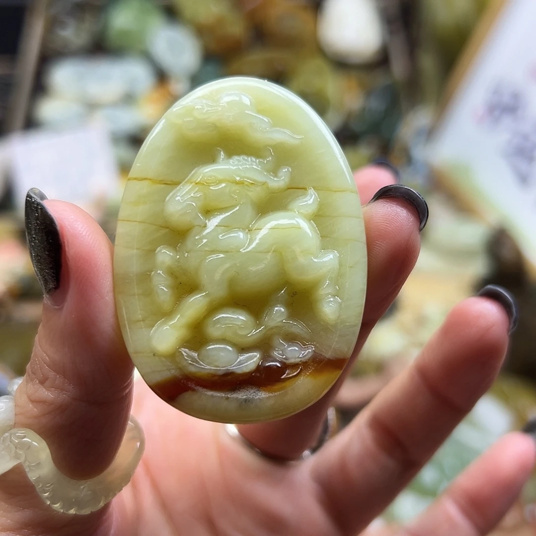 未镶嵌岫玉颈饰玉石王小羊