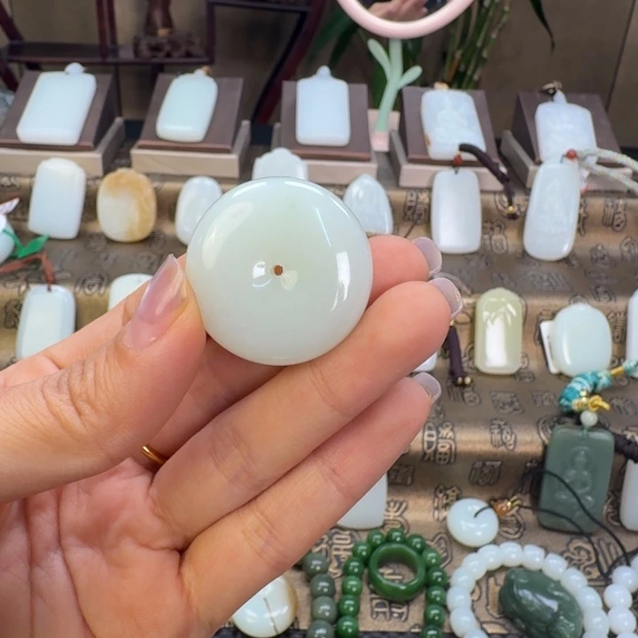 和田玉（糖玉）未镶嵌颈饰