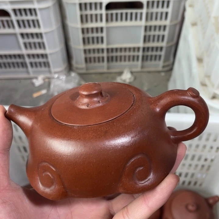 紫砂茶壶老厂紫砂壶一件。