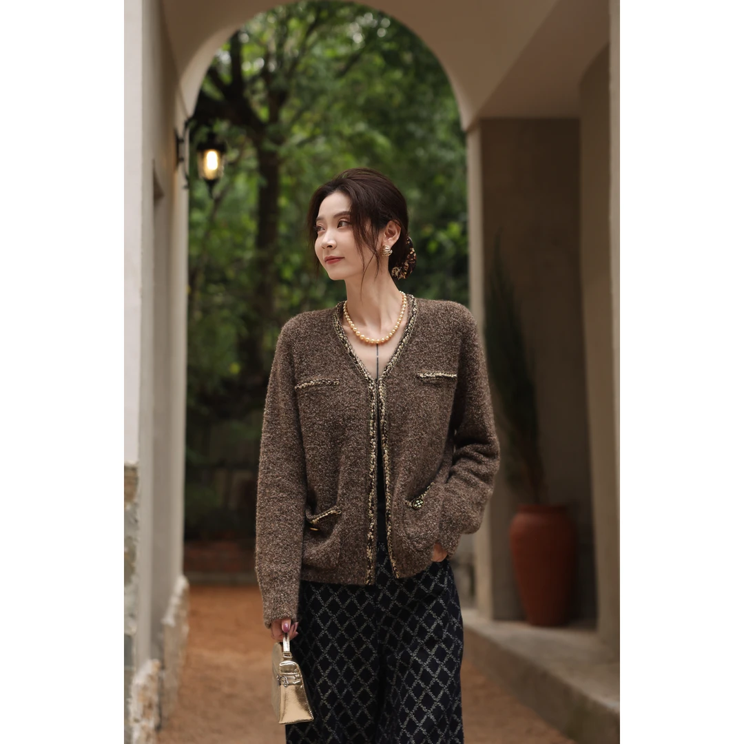 CHENSMCHEN绵羊毛时尚V领针织衫女休闲宽松显瘦开衫上衣CSZ8524TT