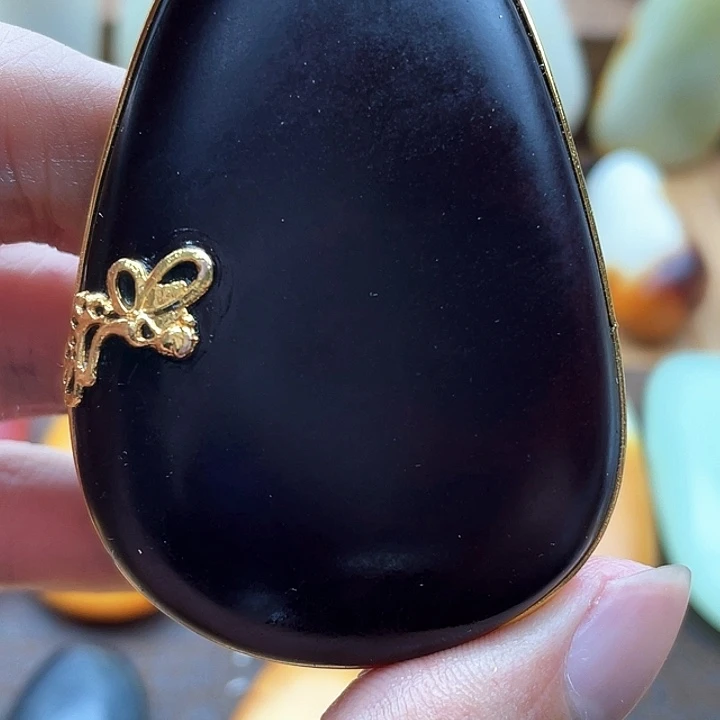 和田玉未镶嵌挂件王**耀