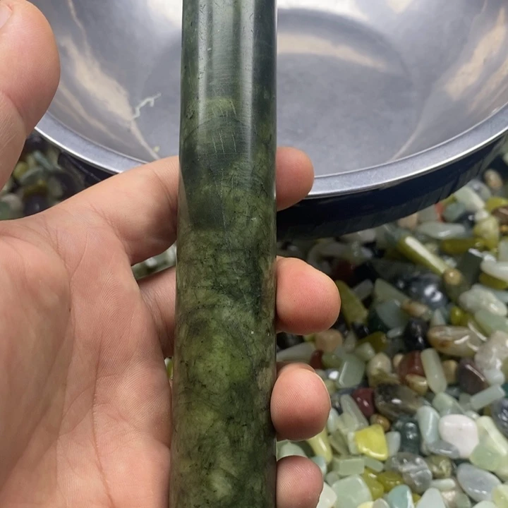 蛇纹石玉未镶嵌鱼缸的