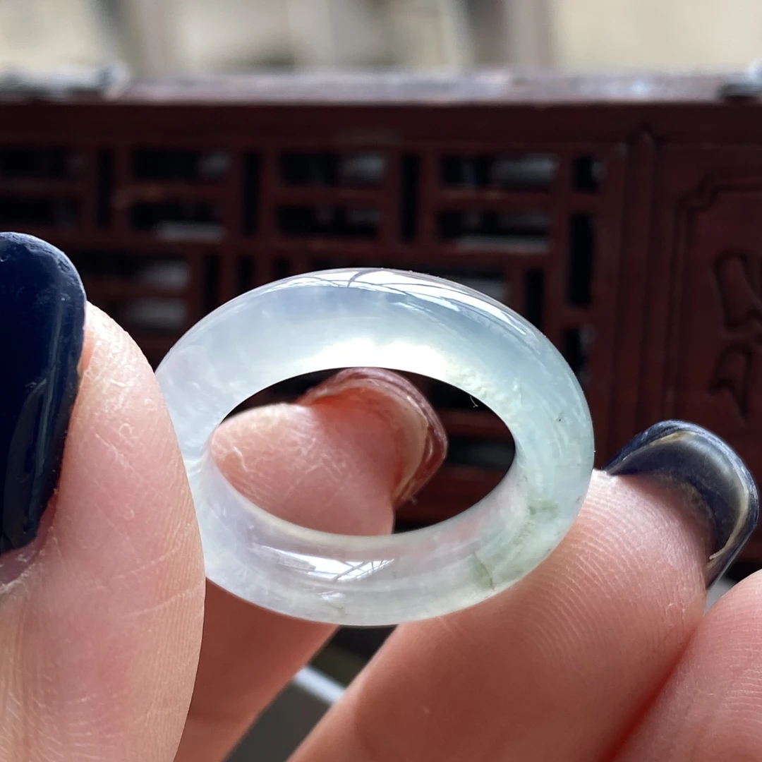 C0510 12号内径16.6-5.6-4.3高冰起莹光戒指天然翡翠细腻一点小纹