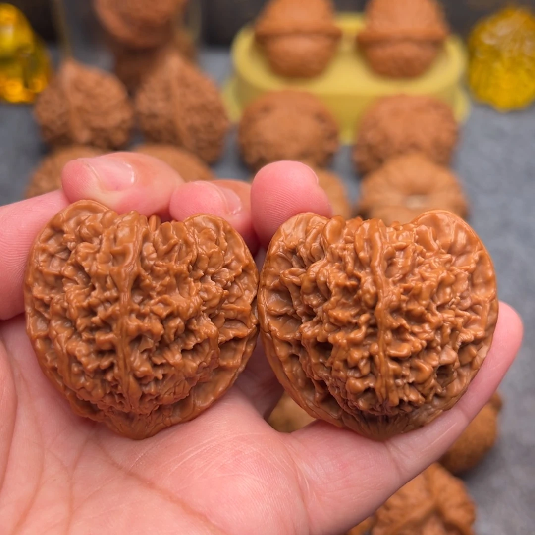 文玩核桃把件41.5全品满天星